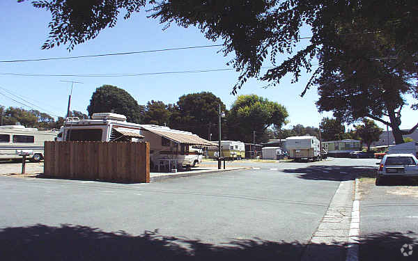 Building Photo - Twin Bridges Mobile Home Park