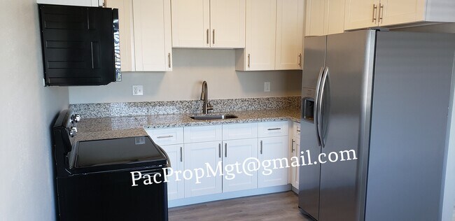 Kitchen - 2121 W 157th St