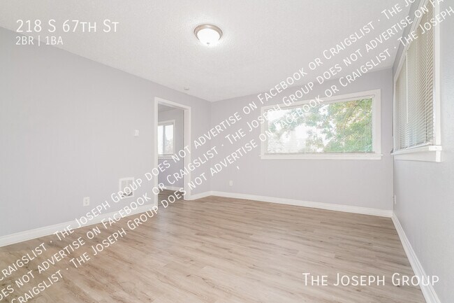 Building Photo - 218 S 67th St