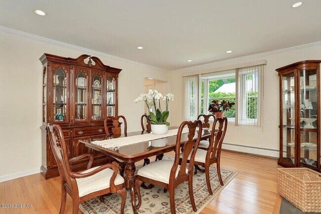 Building Photo - 558 River Road, Greenwich, CT 06807 - 4 BR...