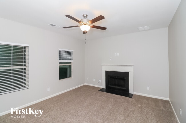 Building Photo - 555 Westridge Cir