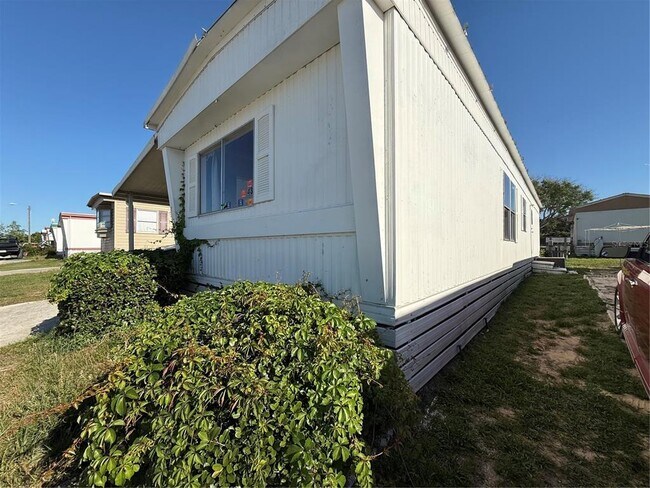 Foto del edificio - 17730 US-27