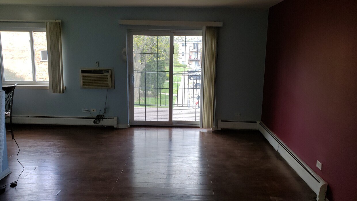 826 W College Blvd Unit 201, Addison, IL 60101 Apartments in Addison