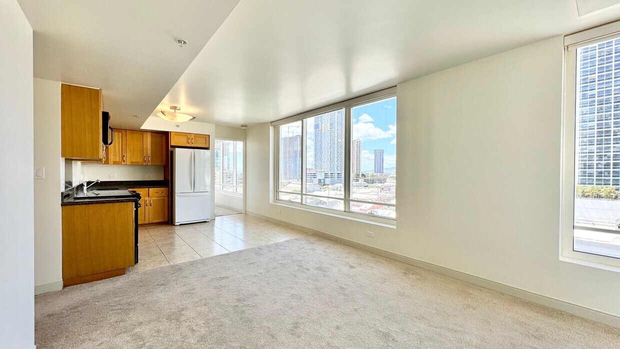 Primary Photo - HIGHLY DESIRABLE 2 BEDROOM END UNIT IN THE...