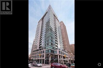 Building Photo - 1121-1121 Bay St.