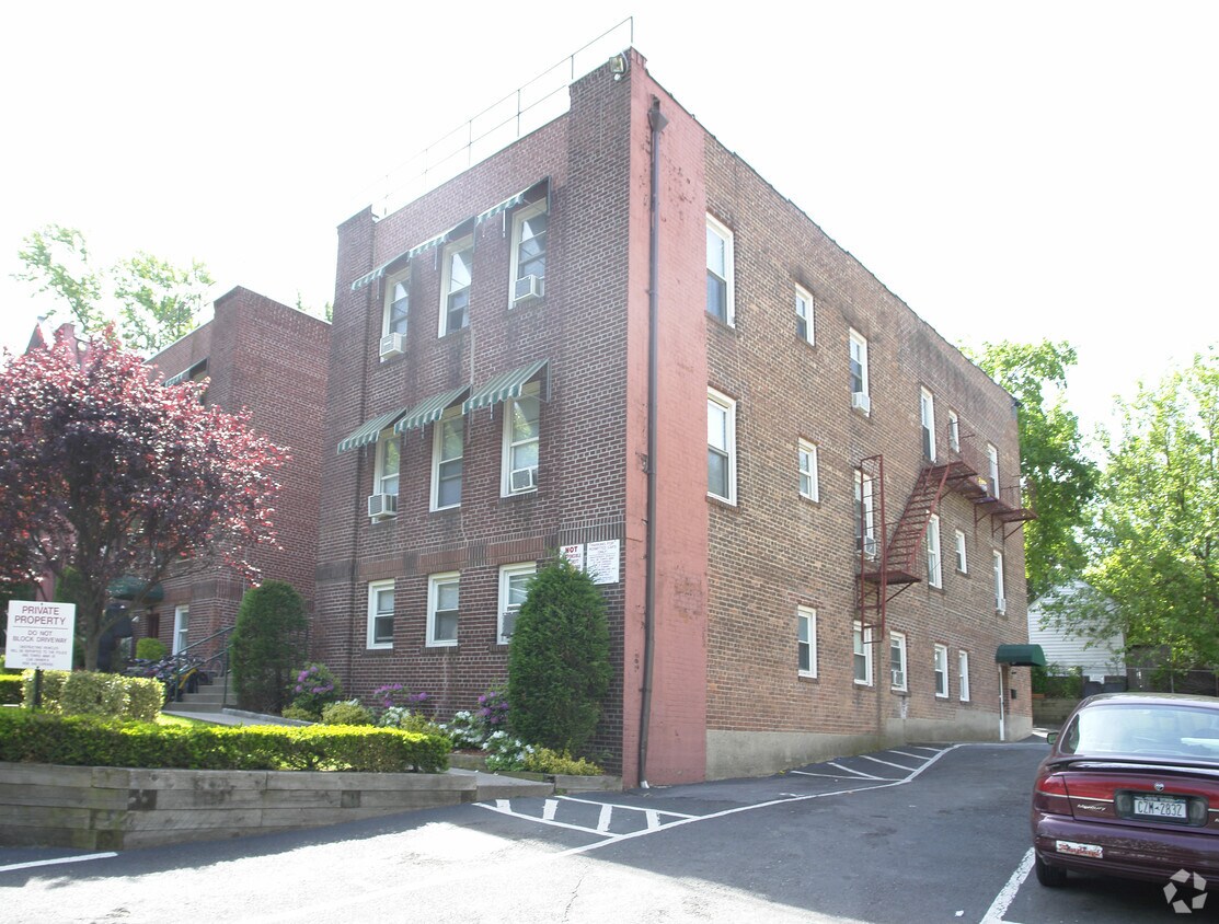 Foto principal - 208-210 Battle Ave