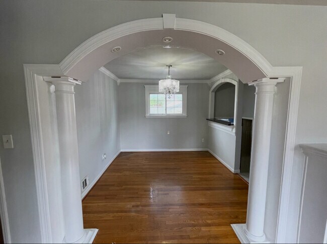 Foto del edificio - 1606 Parham Rd