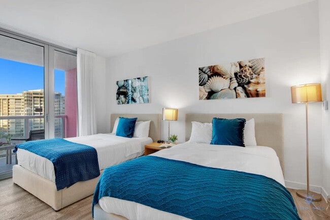 Foto del edificio - 2602 E Hallandale Beach Blvd