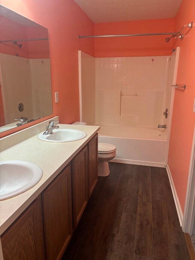 Foto del edificio - 5667 Glass Chimney Ln