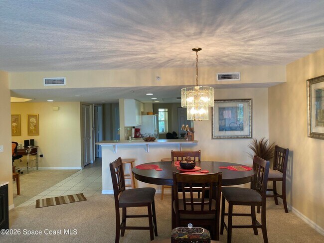 Foto del edificio - 8951 Lake Dr