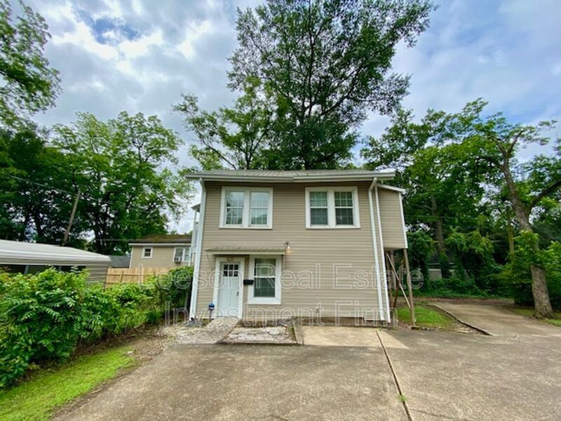Primary Photo - 831 Stephenson St