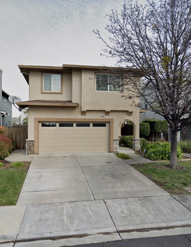 Foto principal - 609 Chateau Way