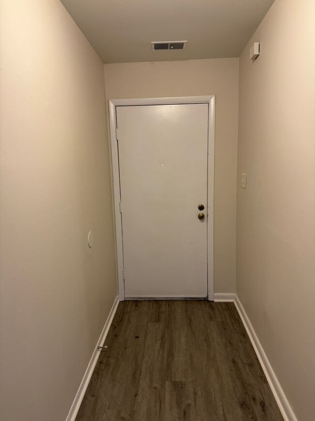 Building Photo - SAINT ANDREWS PLACE