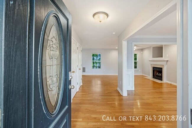 Foto del edificio - 1063 Clearspring Dr