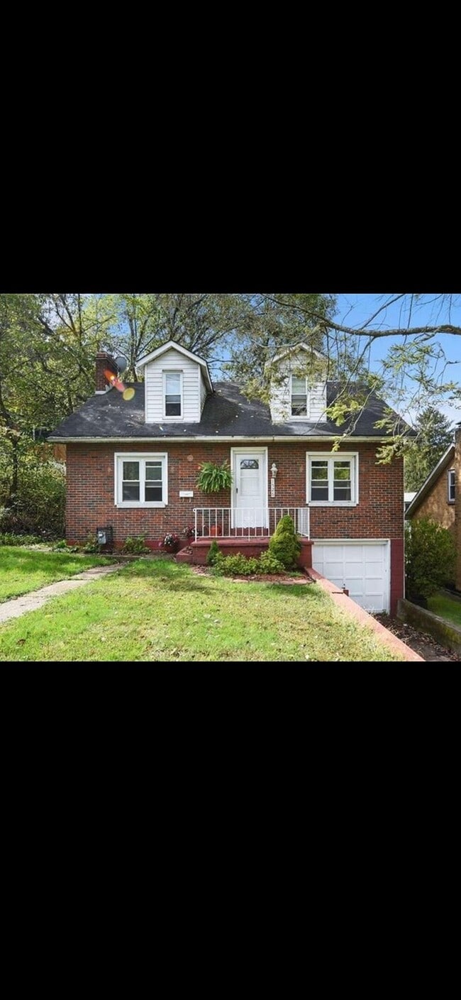 Photo - 1526 Edwards St House