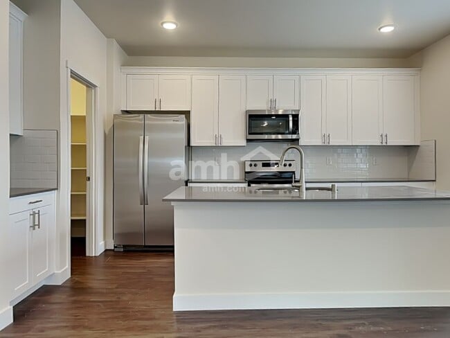 Foto del edificio - 7814 Verona Lp SW