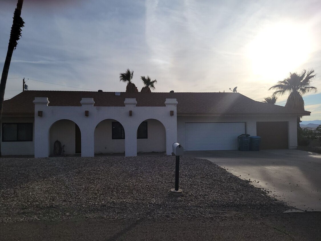 Foto principal - Unfurnished Long Term