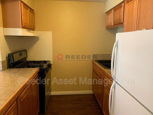 Foto del edificio - 5676 Meadow Ln