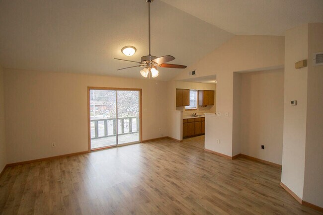 Building Photo - 1706 Parkside Dr
