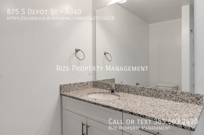 Building Photo - Clearfield Apartment Available Now!