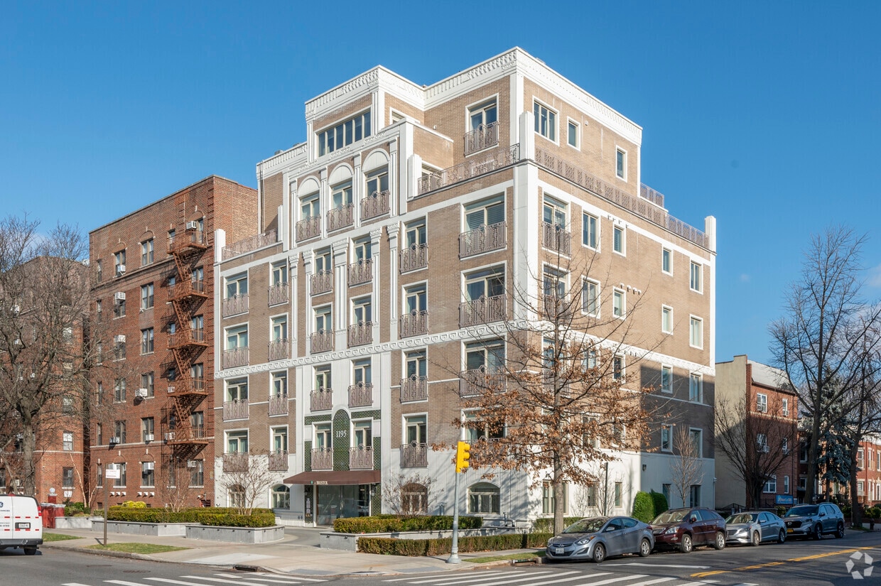 The Bristol - The Bristol Condos