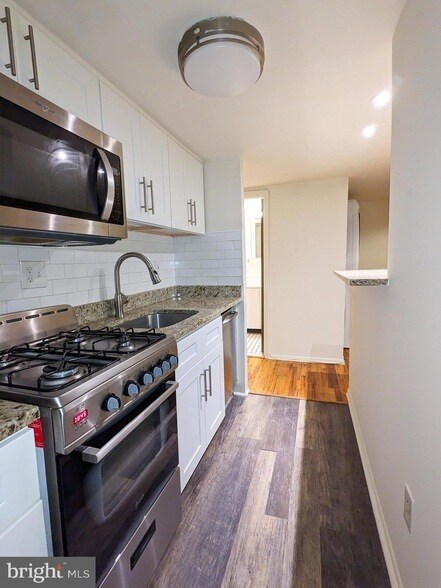 Foto del edificio - 1214-16 Waverly Walk