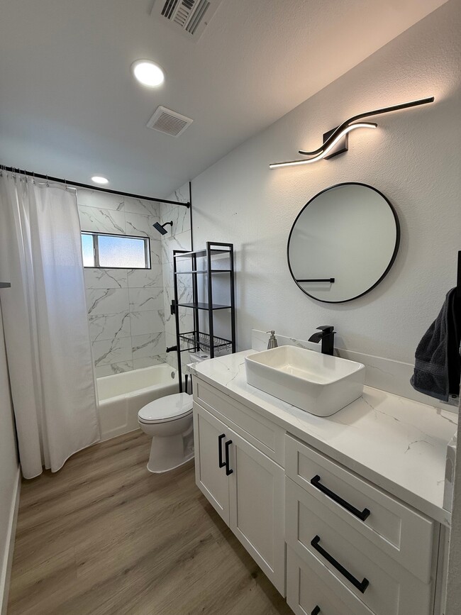Building Photo - 1705 Battle Creek Cir
