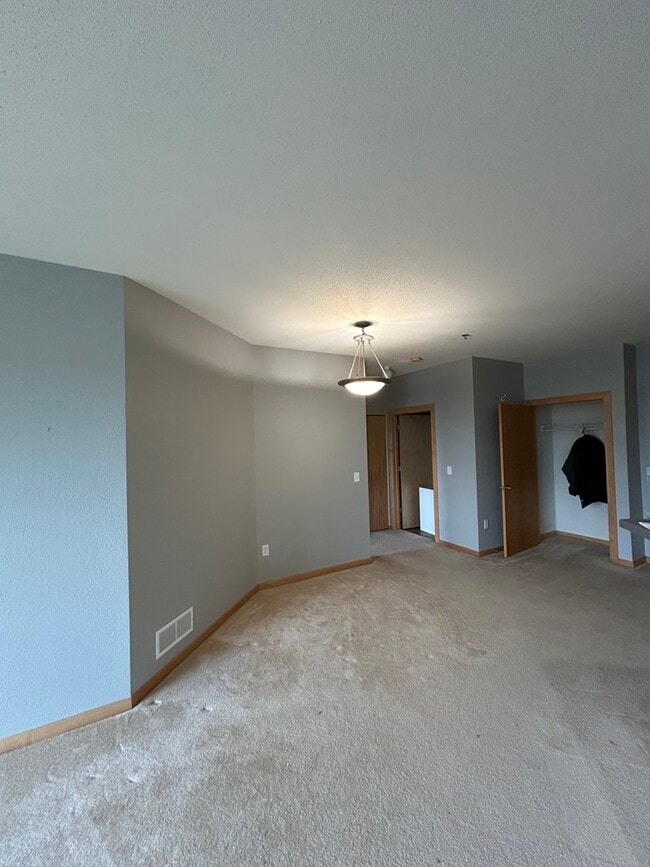 Building Photo - 10900 W Bluemound Rd