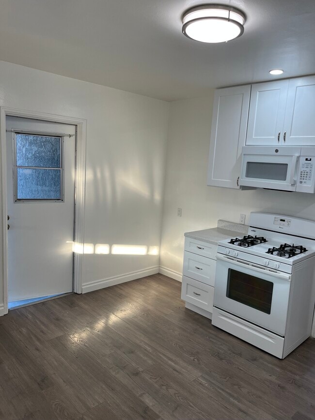 Foto del edificio - 1609 Denning Ave