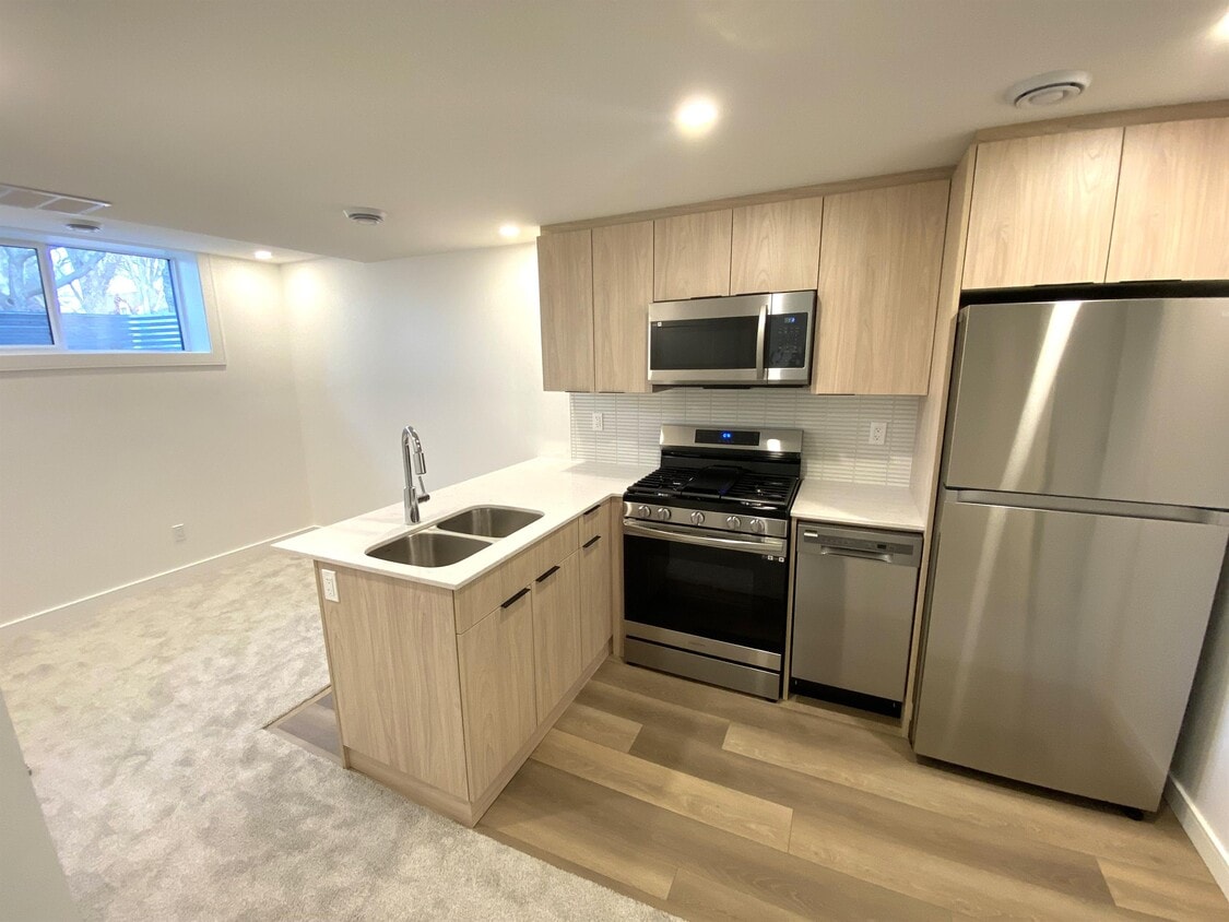 Photo principale - 8303-8102 102 St NW