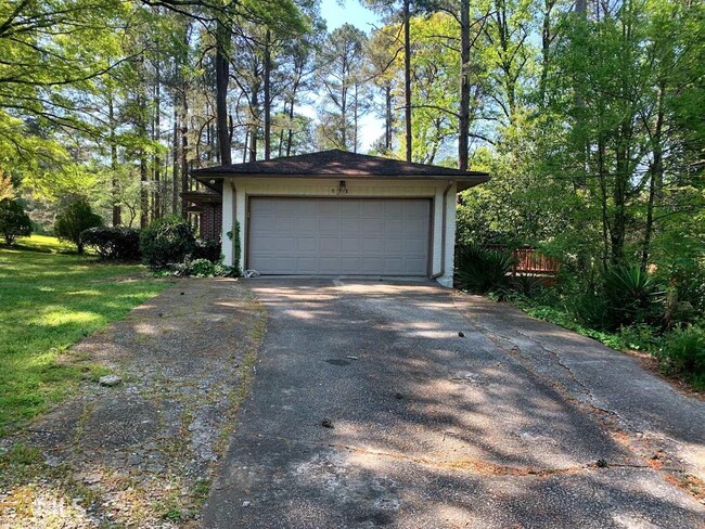 Building Photo - 871 Laurelmont Dr SW