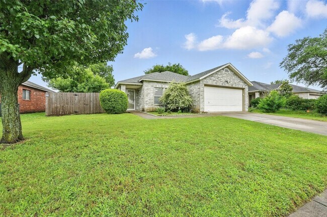 Photo - 636 Capricorn St House