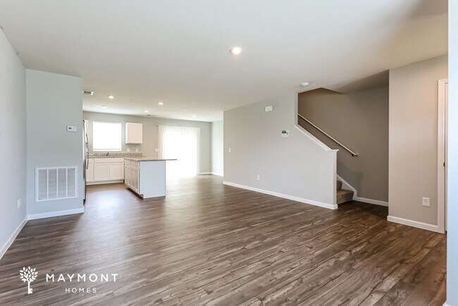 Building Photo - Wonderful 4 Bedroom