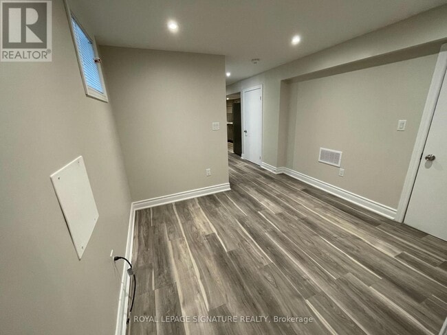 Building Photo - 262 Annette St