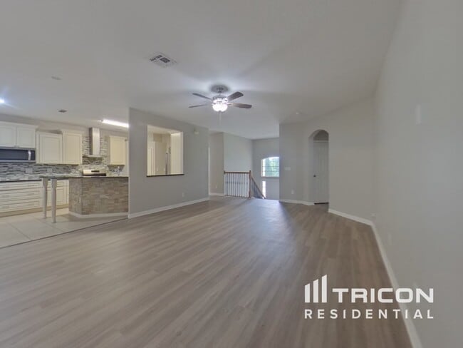 Building Photo - 2803 Eagle Lake Dr