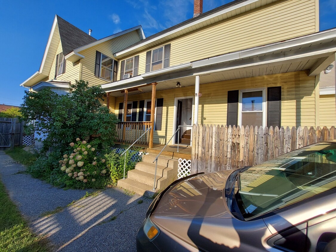 Primary Photo - 303 Hanover St