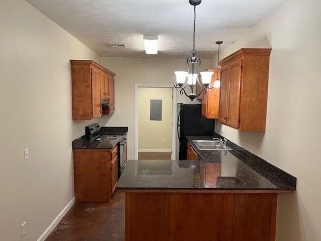 Building Photo - 2 bedroom 2 bath Duplex for lease