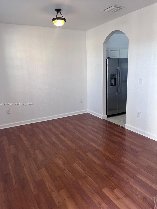 Foto del edificio - 3355 NE 13th Cir Dr