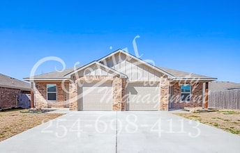 Building Photo - 3208 Stonewall Dr