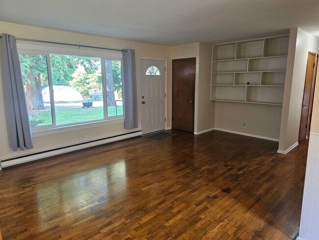 Foto del edificio - West hill Auburn - Darling 3 bed 1 bath ra...