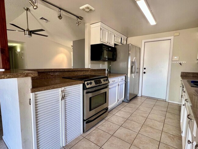 Foto del edificio - 4427 N 102nd Dr