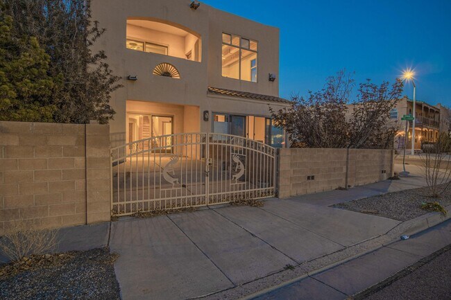 Foto del edificio - 4404 Tres Vistas Rd NW