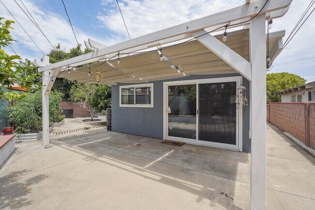 Building Photo - 11813 Lindblade St