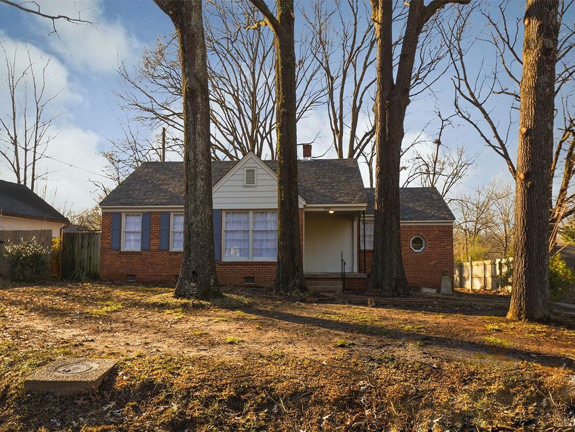 Primary Photo - Charming updated 3 bed, 1 bath home near U...