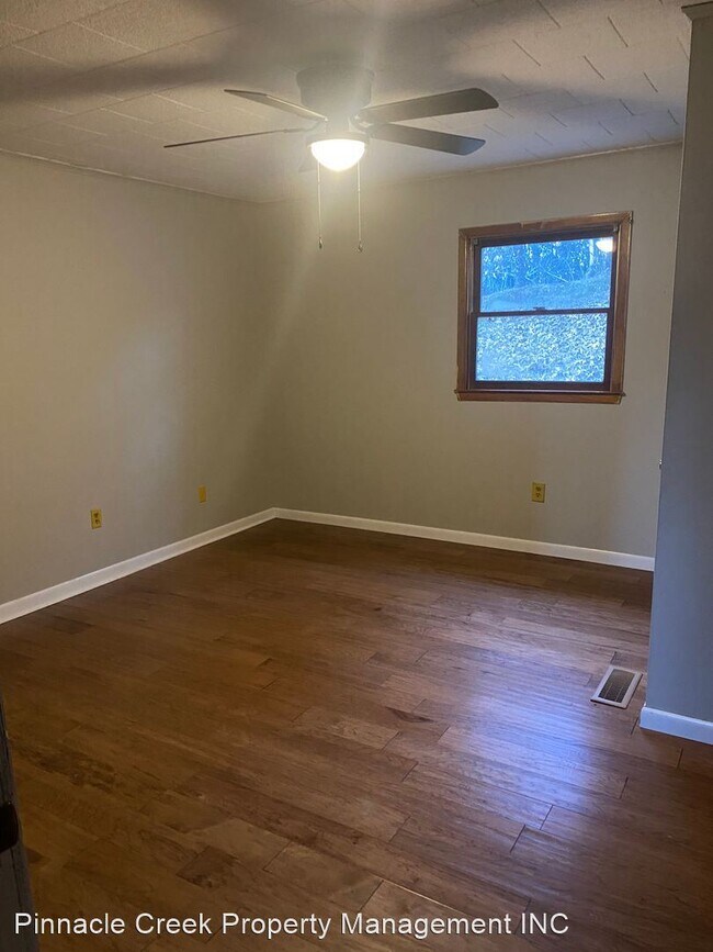 Building Photo - 2 br, 1 bath House - 421 Berry Mountain