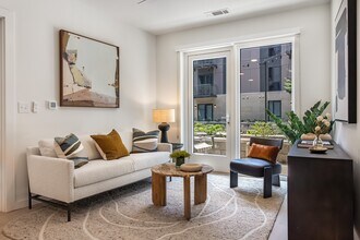 Building Photo - Vista At Councill Square