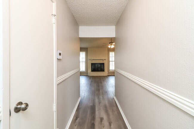 Foto del edificio - 508 Berkshire Ct