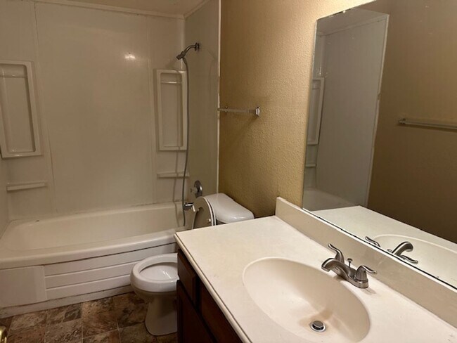 Foto del edificio - 1712-1714 N Travis St, Sherman