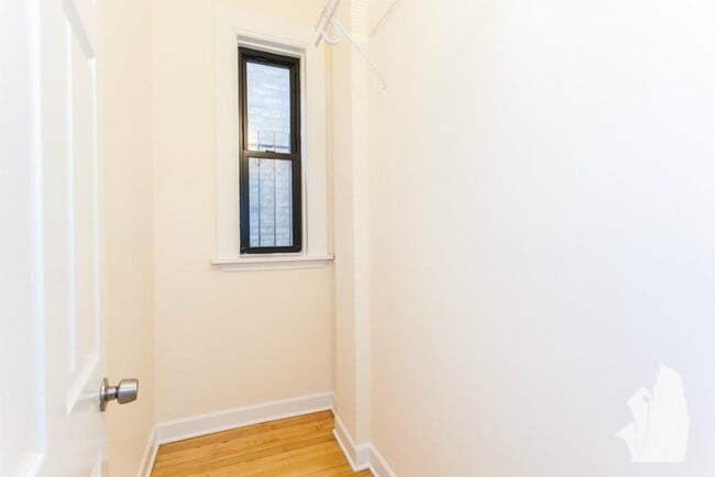 Foto del edificio - 2134 W Concord Pl