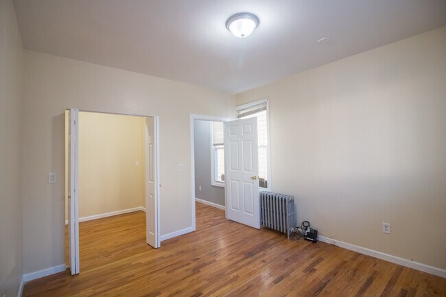 Building Photo - 63 Lindsley Pl